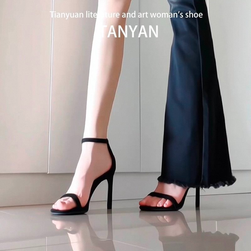 One-strap Sandal Women's 2026  - Street Fashion Rome 2026 recension och pris