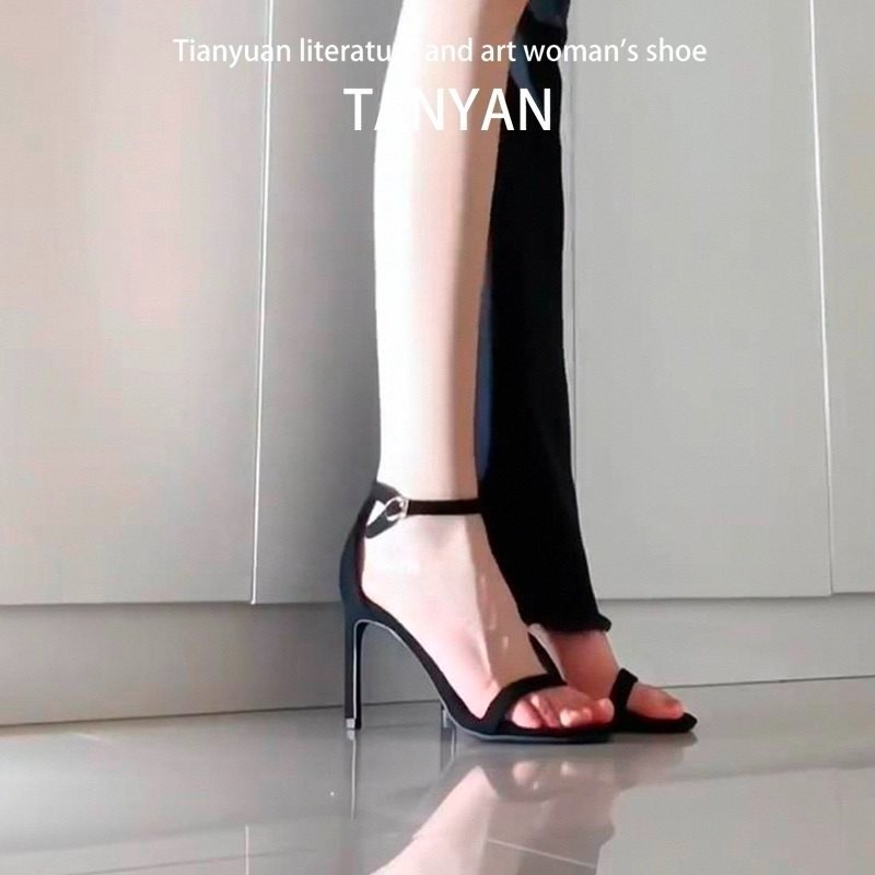 One-strap Sandal Women's 2026  - Street Fashion Rome 2026 recension och pris