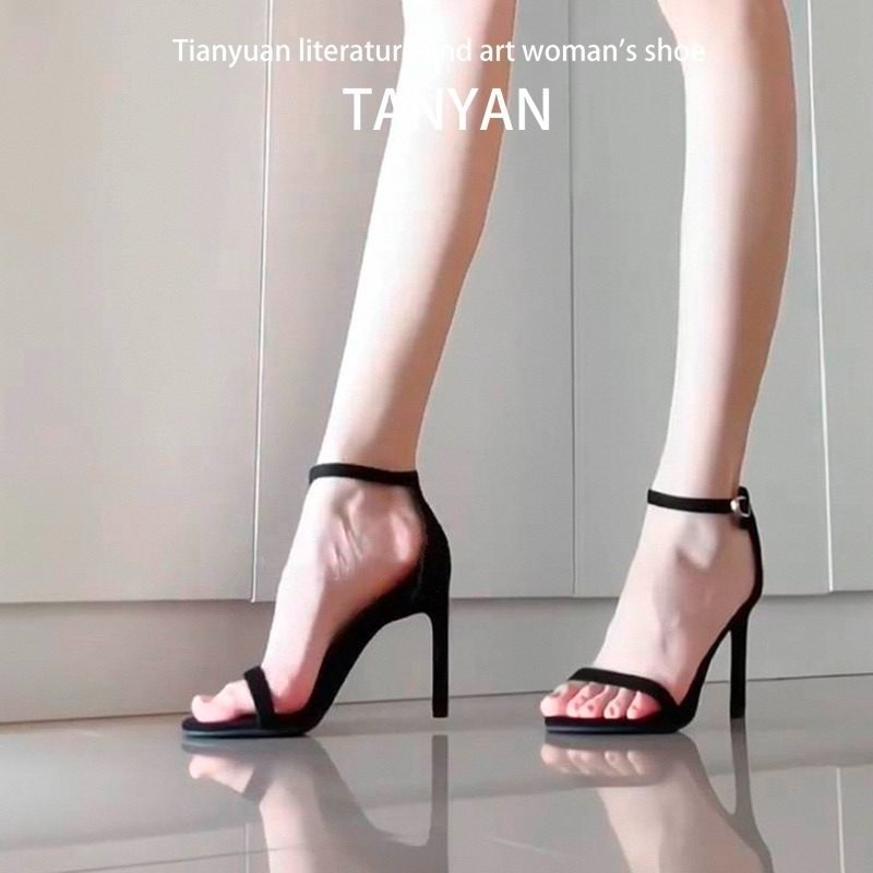 One-strap Sandal Women's 2026  - Street Fashion Rome 2026 recension och pris